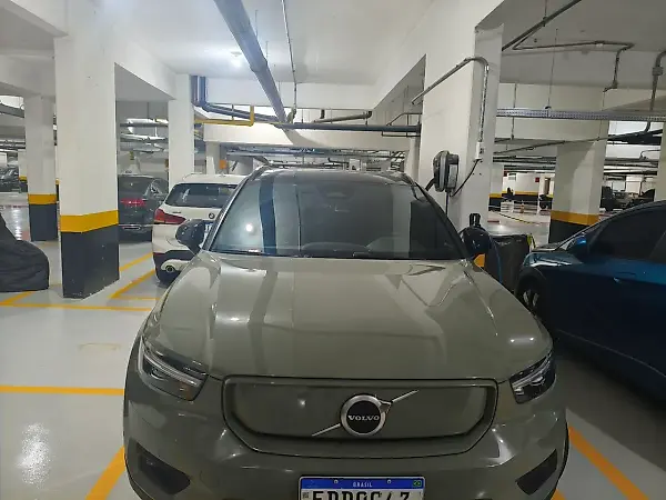 Volvo XC40 Recharge - Imagem 3