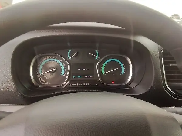 Peugeot E-expert - Imagem 9