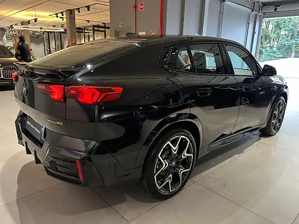 BMW Ix - Imagem 5