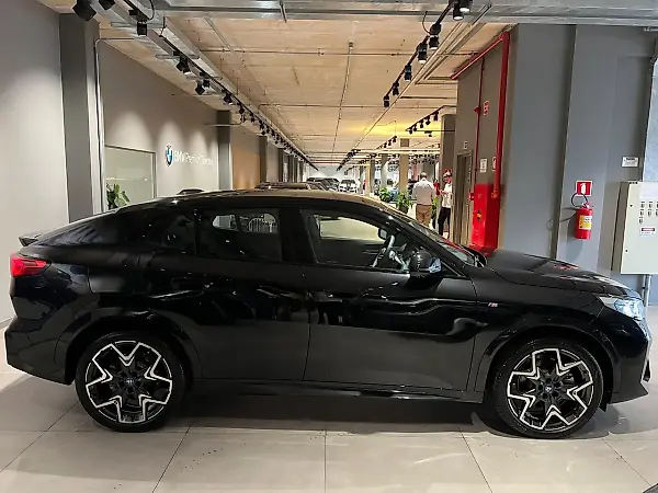 BMW Ix - Imagem 6