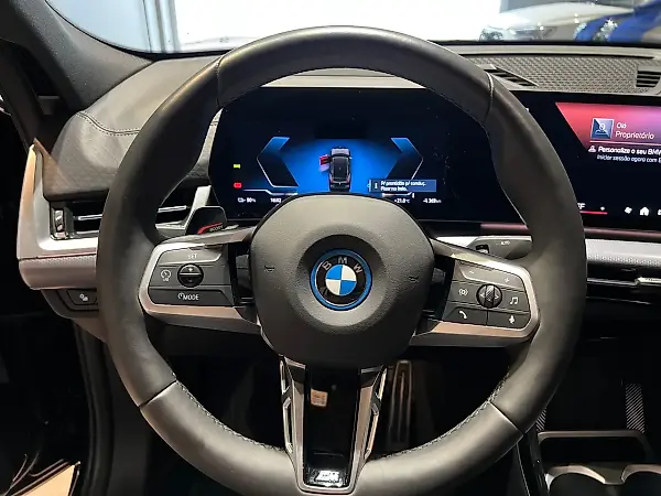 BMW Ix - Imagem 8