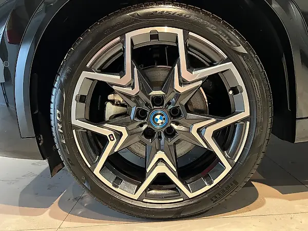BMW Ix - Imagem 16