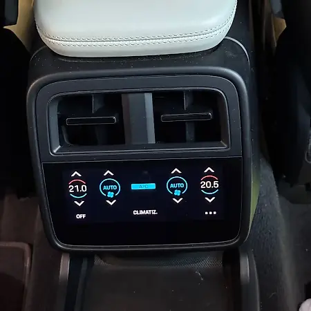 Porsche Taycan - Imagem 4