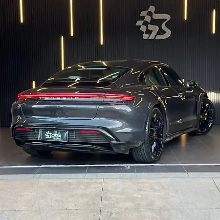 Porsche Taycan - Imagem 8