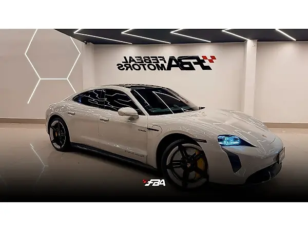 Porsche Taycan - Imagem 1