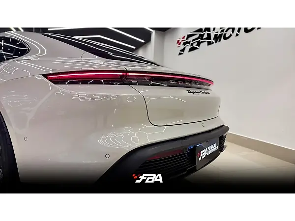 Porsche Taycan - Imagem 2
