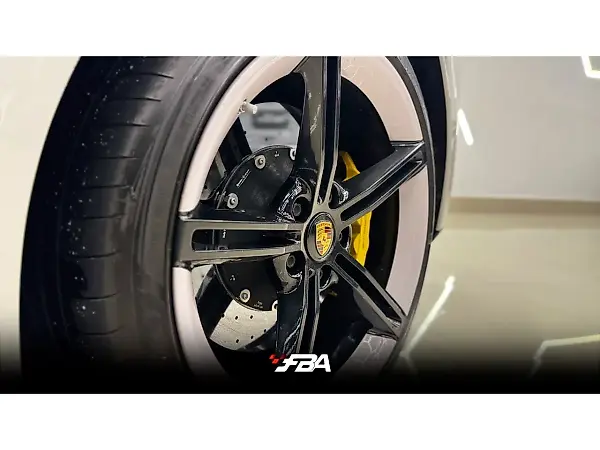 Porsche Taycan - Imagem 8