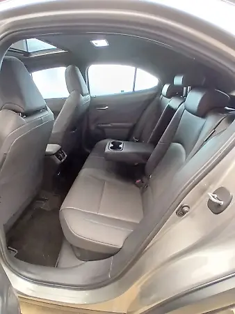 Lexus Ux 300e - Imagem 12