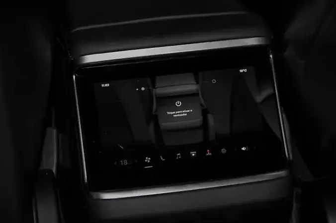 Tesla Model X - Imagem 6