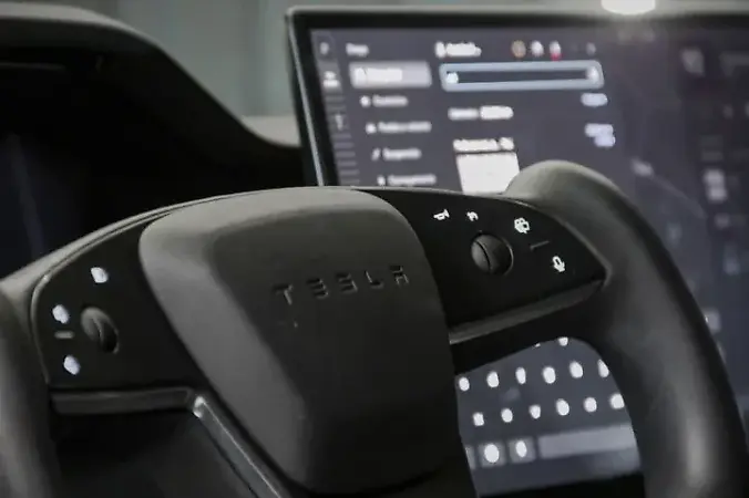 Tesla Model X - Imagem 10