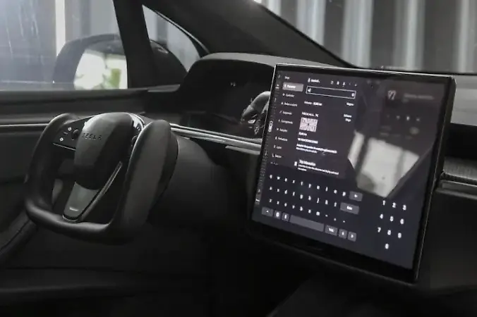 Tesla Model X - Imagem 13