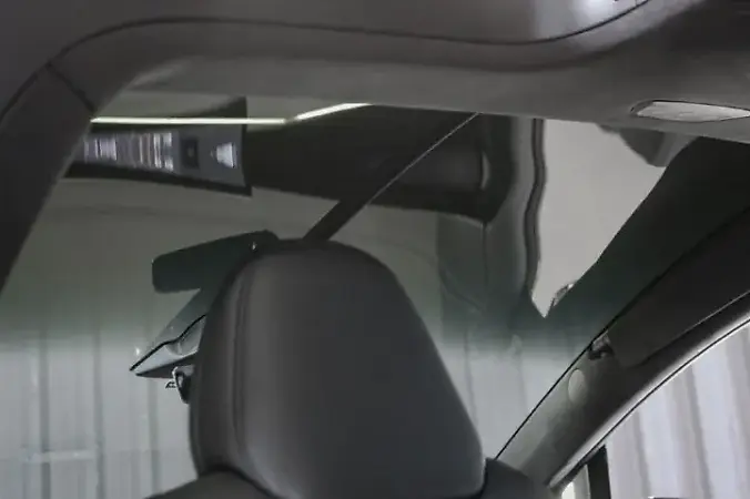 Tesla Model X - Imagem 16
