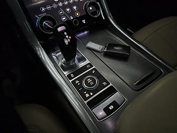 Land Rover Range Rover Sport Plug-in Hybrid - Imagem 14