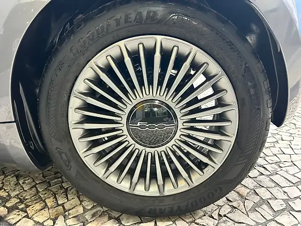Fiat 500e - Imagem 13
