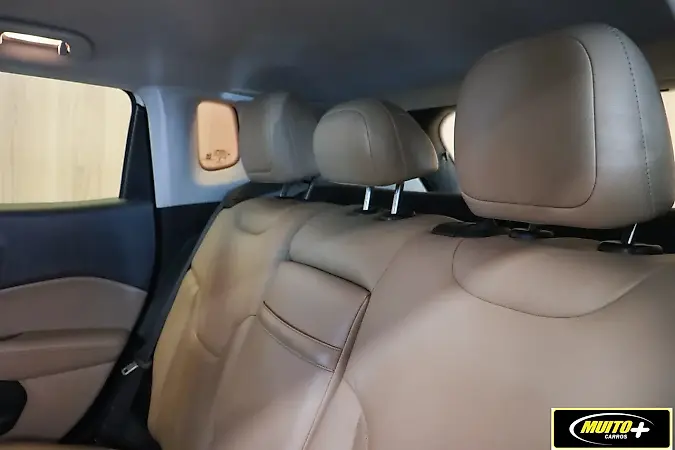 Jeep Compass 4xe Plug-in Hybrid - Imagem 6