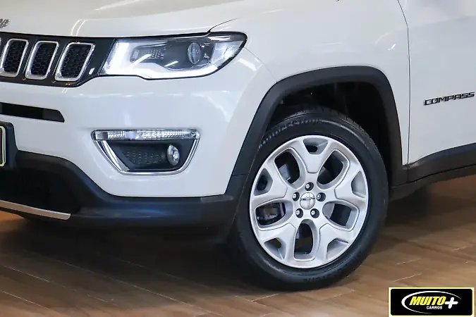 Jeep Compass 4xe Plug-in Hybrid - Imagem 9