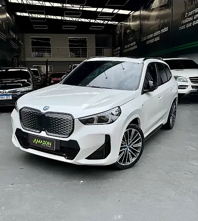 BMW IX1 - Imagem 1