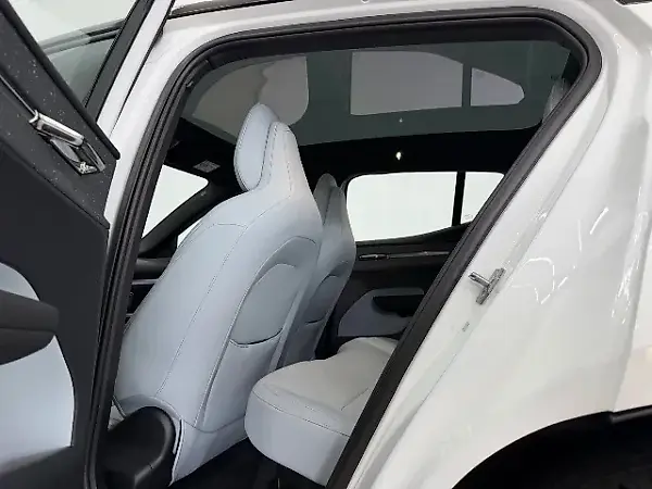 Volvo EX30 - Imagem 12