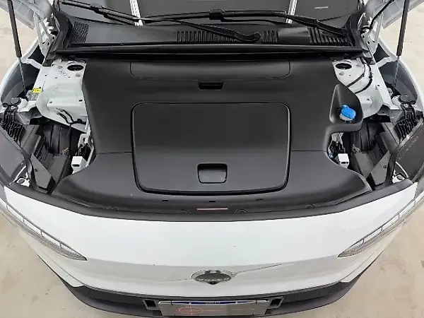 Volvo EX30 - Imagem 18