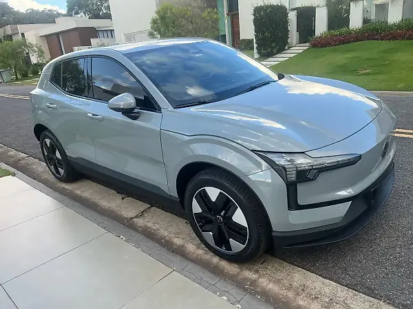 Volvo EX30 - Imagem 1