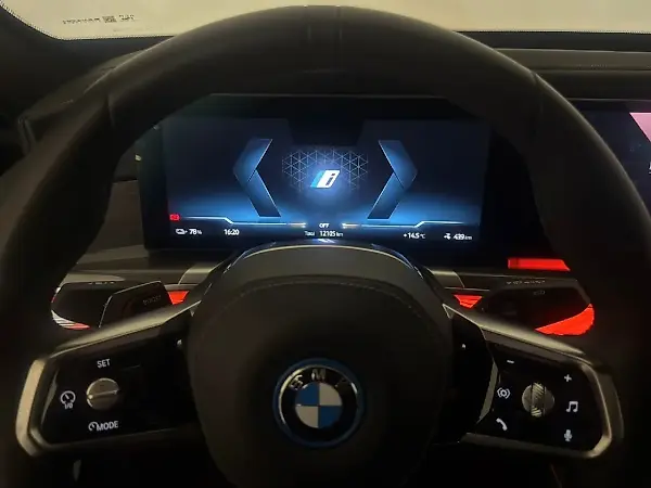 BMW I8 - Imagem 12