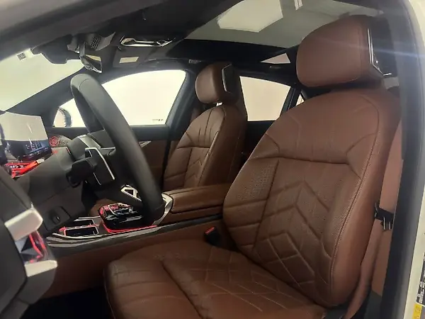 BMW I8 - Imagem 13