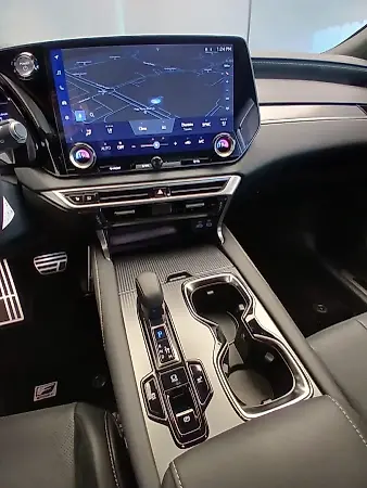 Lexus Ux 300e - Imagem 9