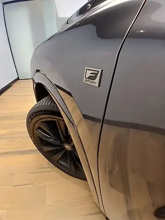 Lexus Ux 300e - Imagem 19