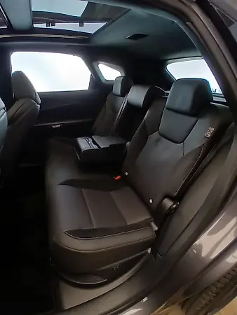 Lexus Ux 300e - Imagem 16