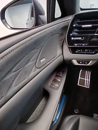 Lexus Ux 300e - Imagem 9