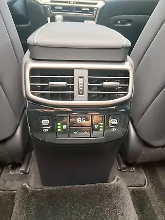Lexus Ux 300e - Imagem 12