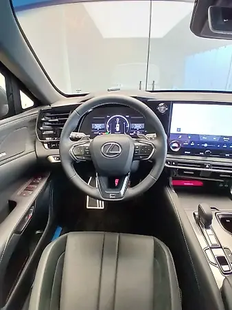 Lexus Ux 300e - Imagem 17