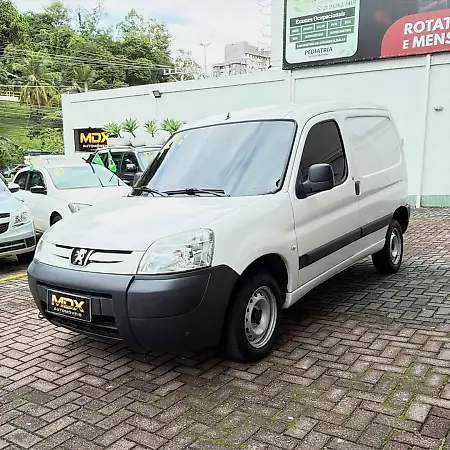 Peugeot E-2008 - Imagem 1