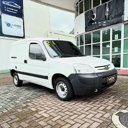 Peugeot E-2008 - Imagem 3