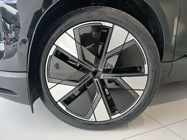 Volvo EX30 - Imagem 5