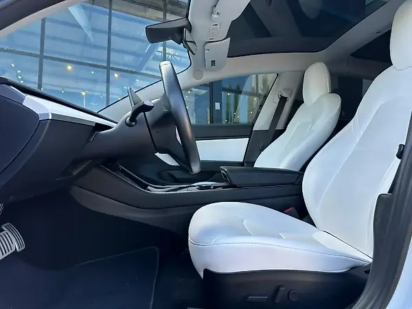 Tesla Model 3 - Imagem 7