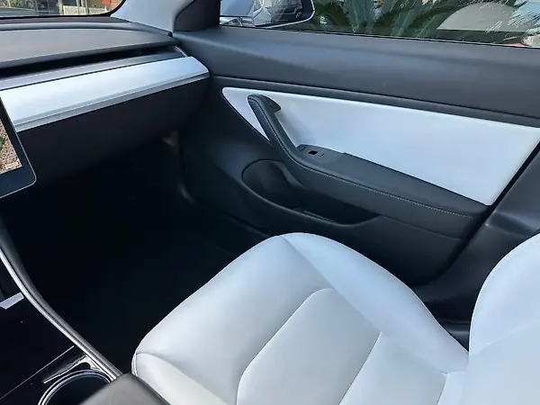 Tesla Model 3 - Imagem 11