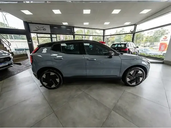 Volvo EX40 - Imagem 5