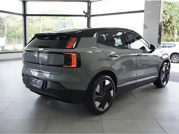 Volvo EX40 - Imagem 6