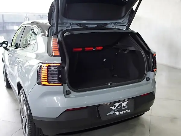 Volvo EX40 - Imagem 9