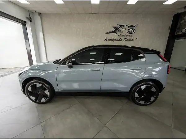Volvo EX40 - Imagem 8