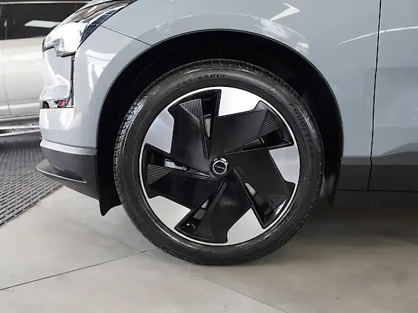 Volvo EX40 - Imagem 11