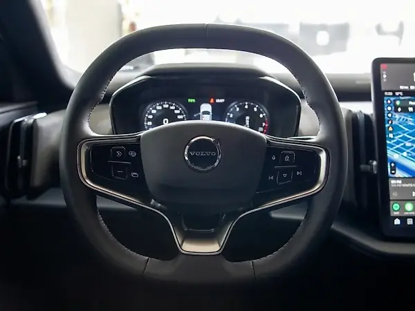 Volvo EX40 - Imagem 12