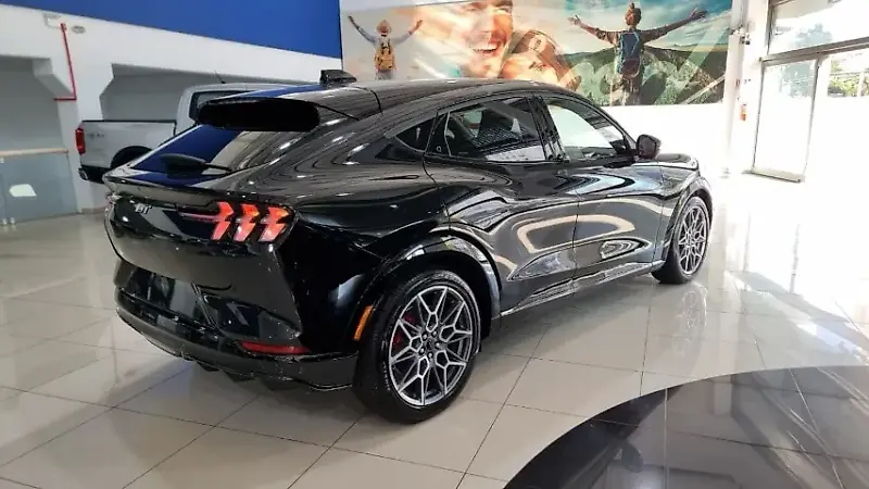 Ford Mustang Mach-e - Imagem 10
