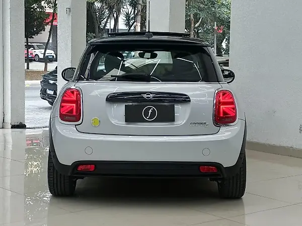 Mini Cooper SE - Imagem 12