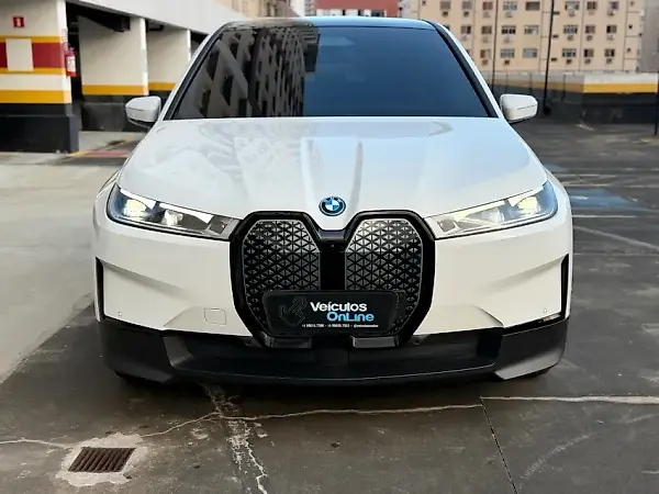 BMW Ix - Imagem 1