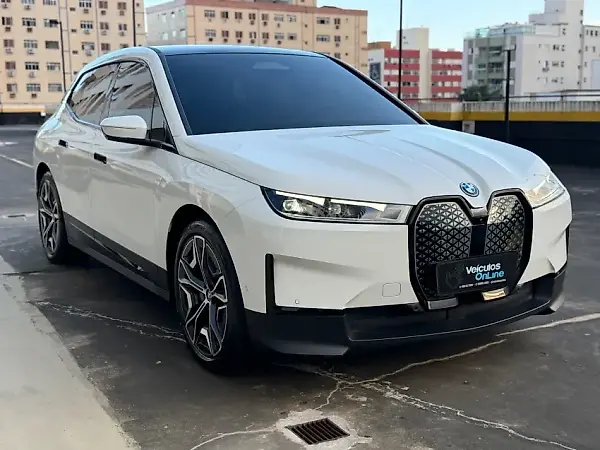 BMW Ix - Imagem 2