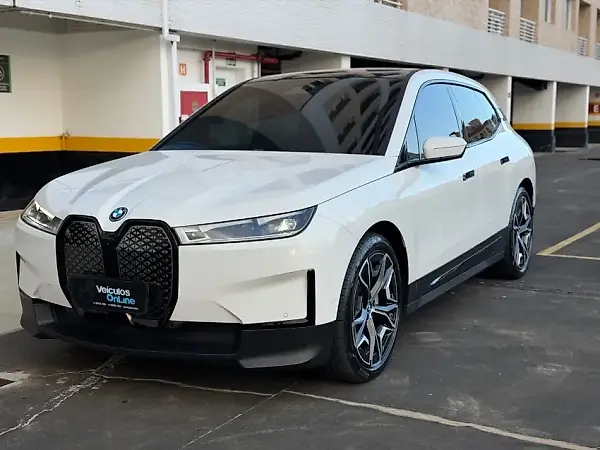 BMW Ix - Imagem 3