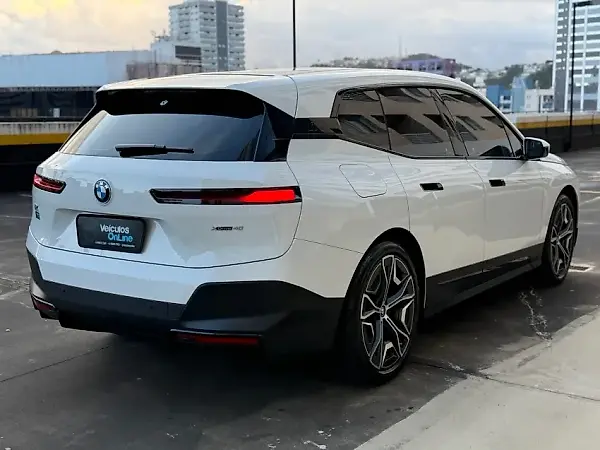 BMW Ix - Imagem 5