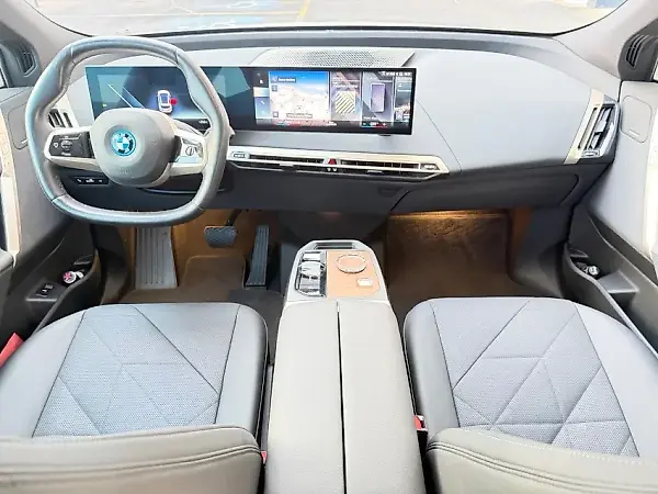 BMW Ix - Imagem 8